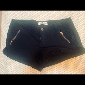 Hollis yet board shorts